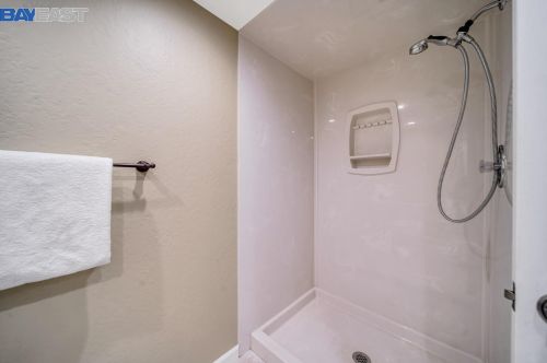 829 Katrina St, Livermore CA  94550-2392 exterior