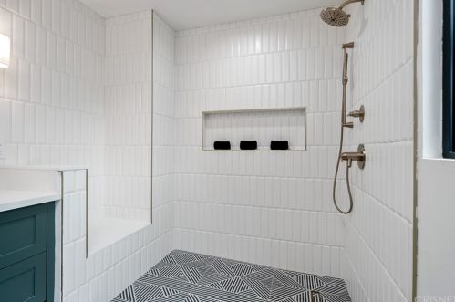 4070 Bakman Ave, North Hollywood CA  91602-3302 exterior