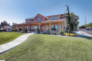 3623 Canal Dr, Kennewick, WA 99336-2432