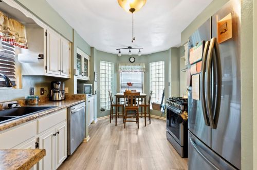 2524 60, Milwaukee WI 53219-2621 exterior