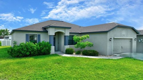 2215 19th Pl, Cape Coral, FL 33909-4693