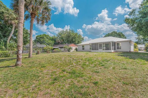 7006 Roberts Rd, Fort Pierce FL  34951-2042 exterior