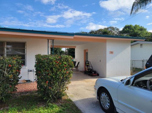 317 Olive Ave, Fort Pierce, FL 34952-1349