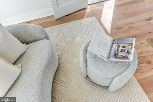 4624 Asbury Pl, Washington DC  20016-4325 exterior