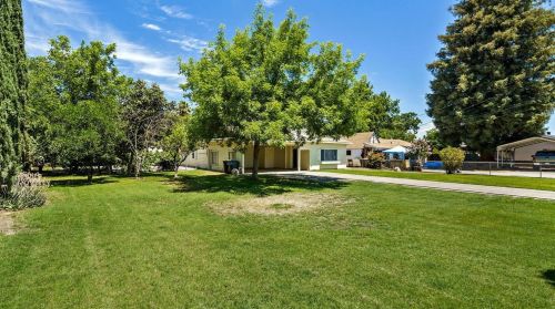 2733 Stanislaus St, Riverbank, CA 95367-2238
