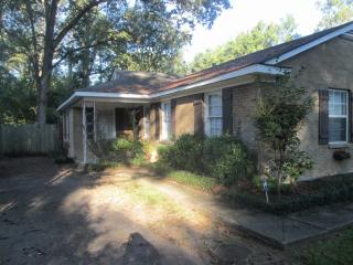 2172 Meadow Lane Dr, Montgomery AL  36106-2521 exterior