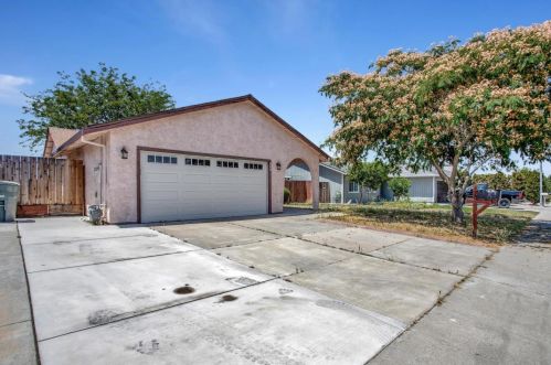 600 Clearview Dr, Hollister, CA 95023-4249