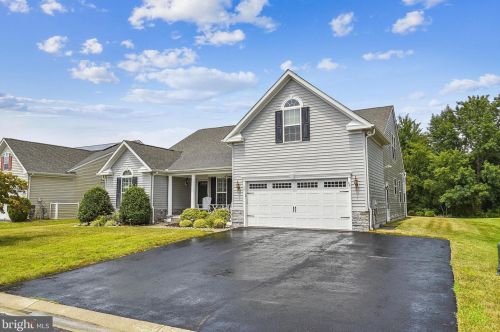 50 Fairway Dr, Millville, DE 19970-3261