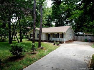 5135 Prestwick Ln, Charlotte, NC 28212-2229