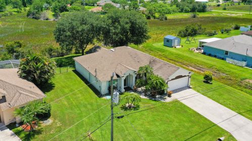 6487 Groveland Ter, Fort Pierce, FL 34986-3826