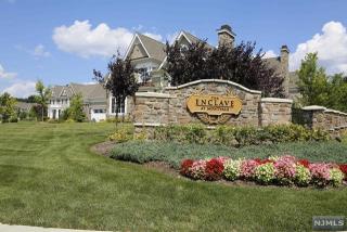 44 Boxwood Ln, Montvale, NJ 07645-1047
