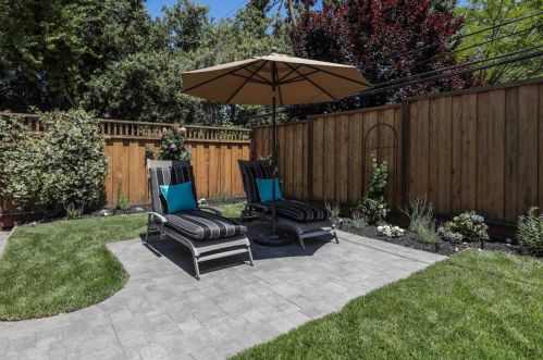 2749 Delaware Ave, Redwood City CA  94061-3218 exterior