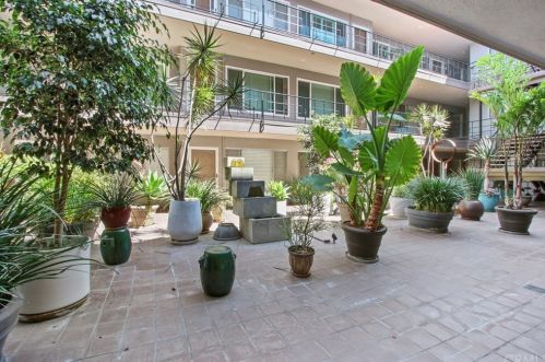 1329 1st St, Long Beach CA  90802-5722 exterior