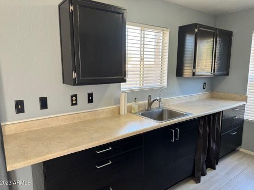 653 Guadalupe Rd, Mesa, AZ 85210-7700