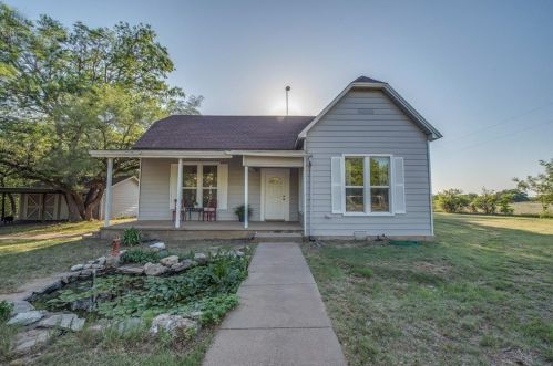 5353 Longley Ln, Weatherford, TX 76085-9330
