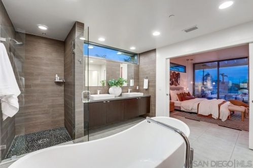 311 Upas St, San Diego CA 92103-5131 exterior