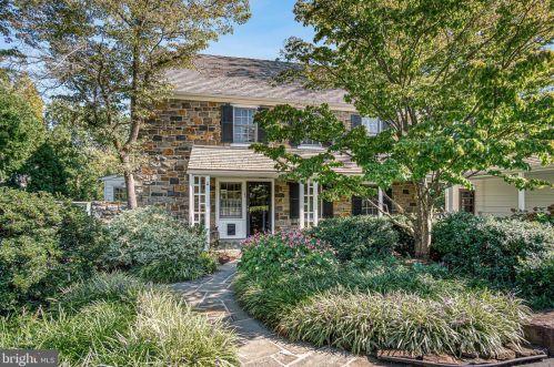 196 Brecks Ln, Wilmington, DE 19807-3009