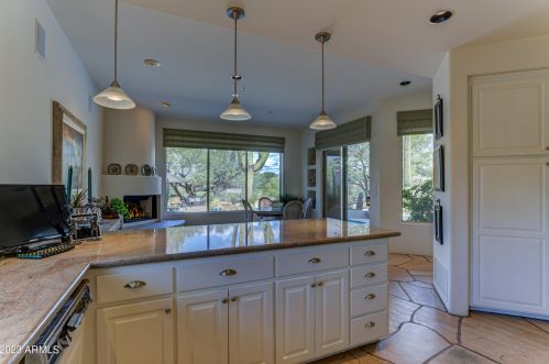 7482 High Pt Dr, Scottsdale AZ  85266-1413 exterior
