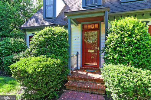 107 Tollgate Way, Falls Church, VA 22046-3516