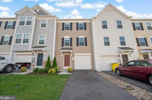 444 Rumbling Rock Rd, Hedgesville, WV 25427-4432