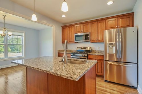416 Copper Square Dr, Bethel, CT 06801