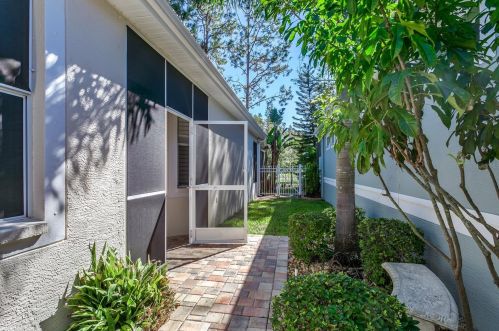 21014 Tangor Rd, Land O Lakes, FL 34637-7426