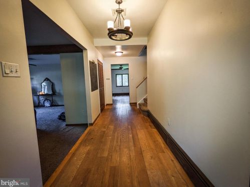 619 Davis Rd, Cheltenham PA  19012-1636 exterior