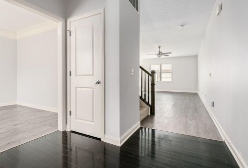 4677 Grand Strand Dr, Darbydale, OH 43123-8112