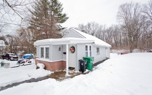 196 Rolf Ave, Chicopee, MA 01020-1604