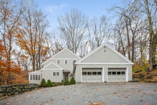 272 Mill Rd, Stamford, CT 06903-1613