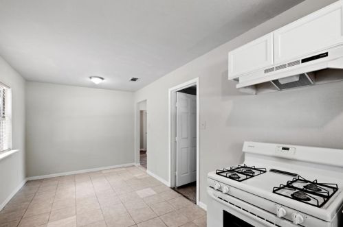 401 6th St, Morgans Point TX  77571-4907 exterior