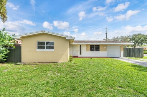 8890 11th St, Hollywood, FL 33024-4707