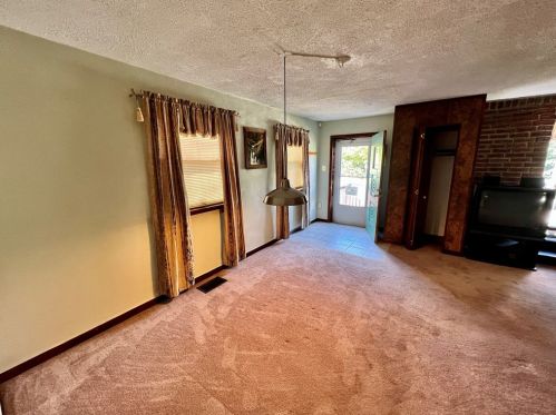 1375 Washington Blvd, Mckeesport PA  15133-3851 exterior