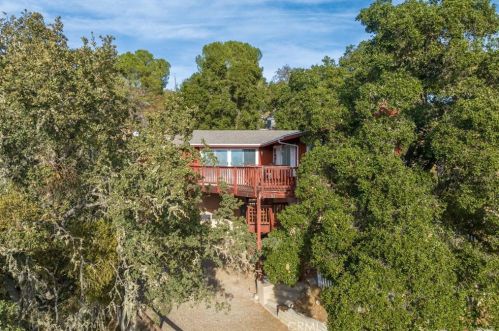 2265 Lariat Loop, Lake Nacimiento, CA 93426-9606