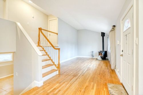 48 Thorney Ave, Huntington Station NY  11746-3253 exterior