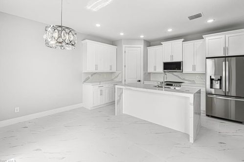 1908 14 St, Cape Coral FL  33909-1643 exterior