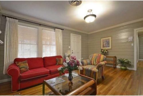 909 38th 1/2 St, Austin TX  78751-5216 exterior