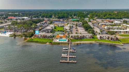 308 Miracle Strip Pkwy, Fort Walton Beach FL 32548-5217 exterior