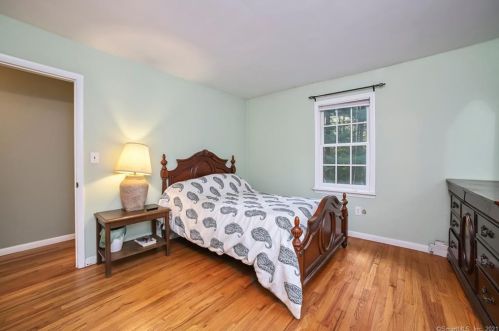 646 Branchville Rd, Ridgefield CT  06877-6128 exterior