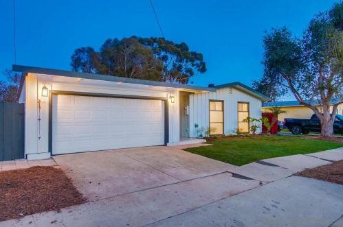 5027 Glasgow Dr, San Diego CA 92117-1037 exterior