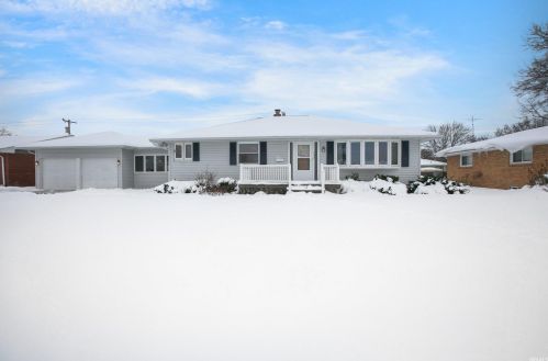 703 11th St, Mishawaka, IN 46544-5424