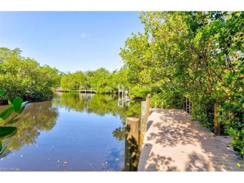 701 Anchor Dr, Sanibel, FL 33957-4903