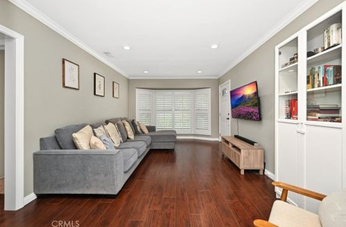 6654 Turnergrove Dr, Lakewood CA  90713-2752 exterior