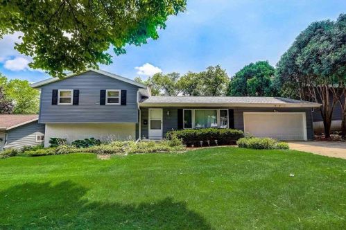 2601 Westbrook Ln, Madison, WI 53711-4170