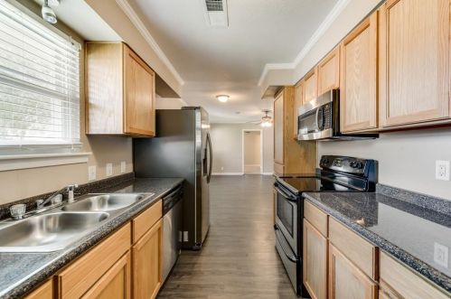 7521 College Cir, Fort Worth TX  76180-6233 exterior