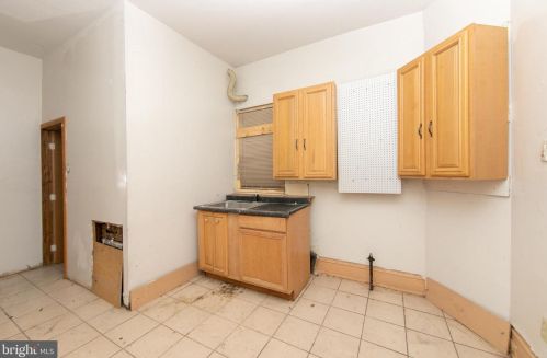 568 Spruce St, Camden NJ  08103-2131 exterior