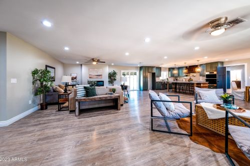 3626 Wescott Dr, Glendale AZ  85308-2332 exterior