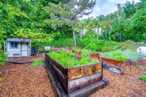 1325 Desmond Ln, Newcastle CA  95658-9683 exterior