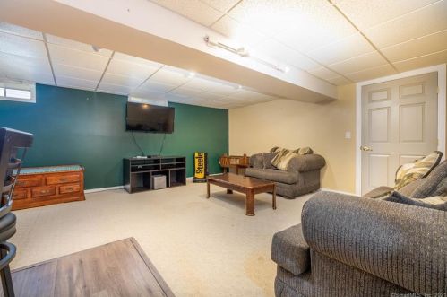 24 Muir Ave, Bristol CT  06010-7214 exterior