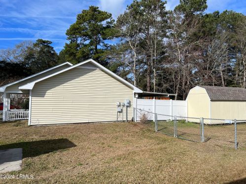 30 Burlington Cir, Beaufort SC  29906-8538 exterior